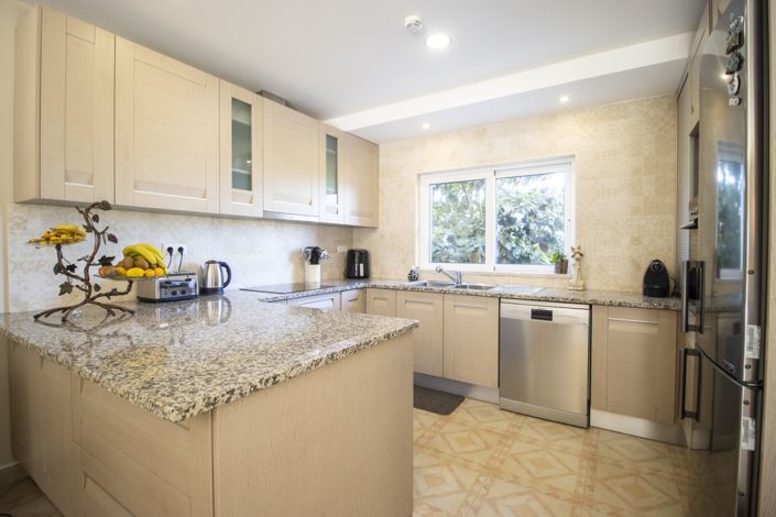 Image No.20-8 Bed Villa for sale