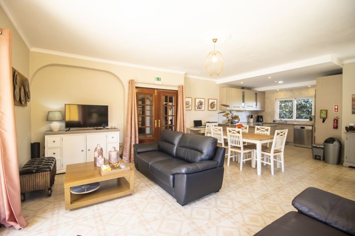 Image No.23-8 Bed Villa for sale