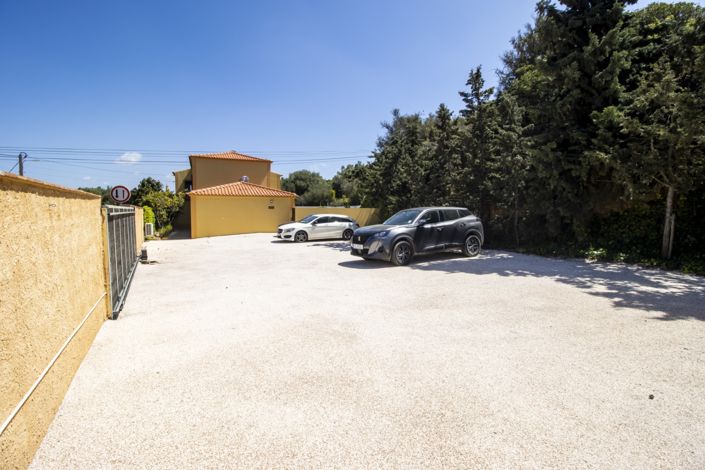 Image No.25-8 Bed Villa for sale