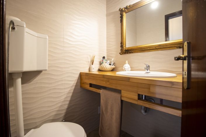 Image No.44-8 Bed Villa for sale