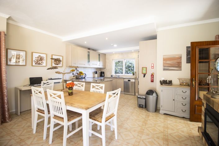 Image No.7-8 Bed Villa for sale