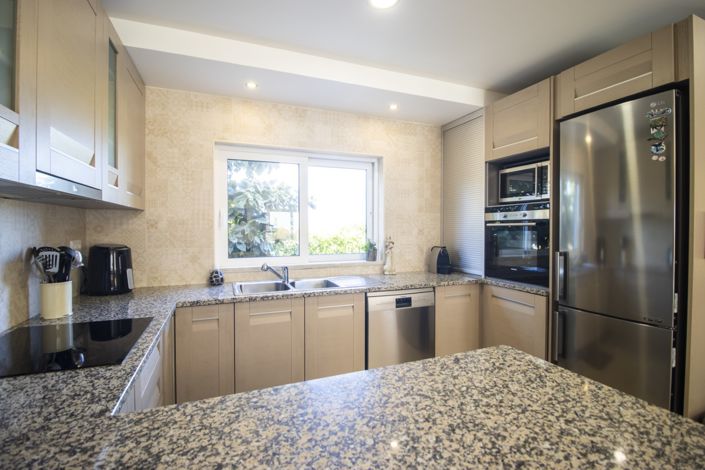 Image No.8-8 Bed Villa for sale