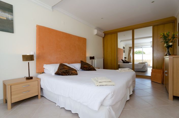 Image No.19-8 Bed Villa for sale