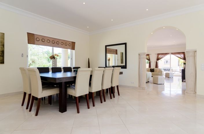 Image No.8-8 Bed Villa for sale