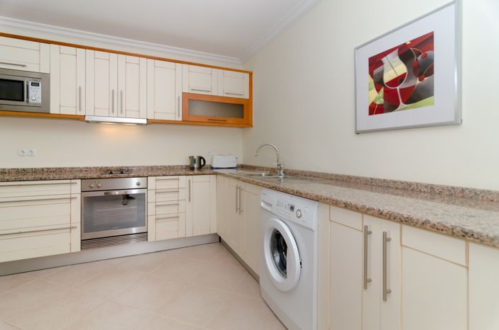 Image No.11-8 Bed Villa for sale