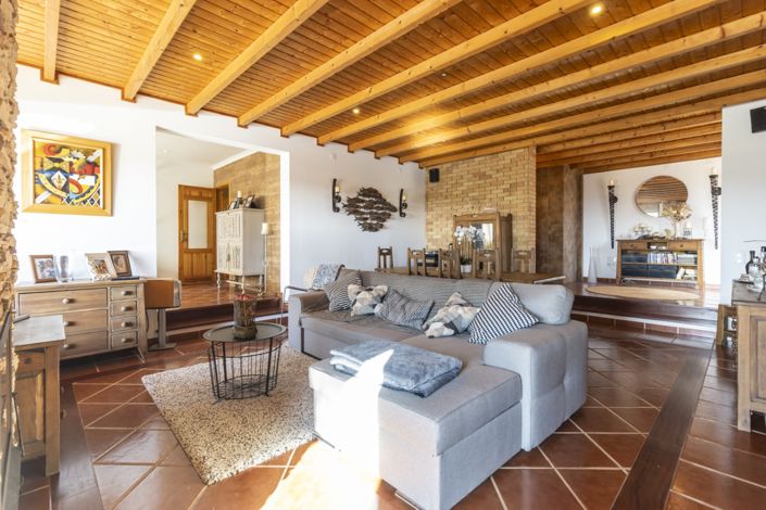 Image No.3-4 Bed Villa for sale