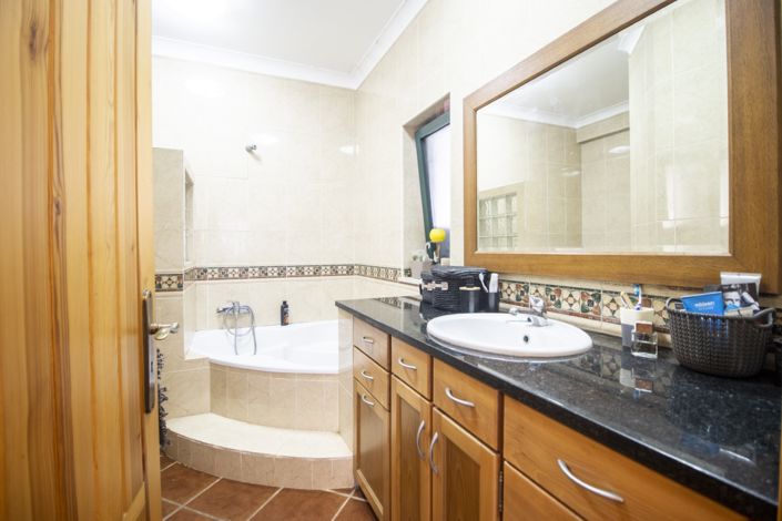 Image No.24-4 Bed Villa for sale