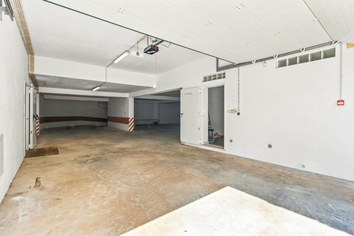 Image No.25-Commercial for sale