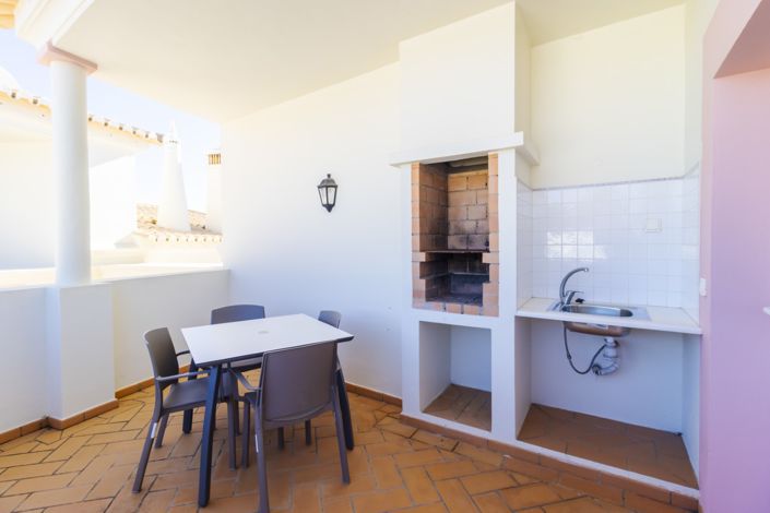 Image No.13-2 Bed Townhouse for sale