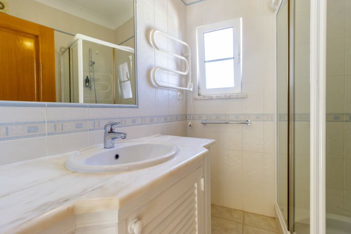 Image No.14-2 Bed Townhouse for sale