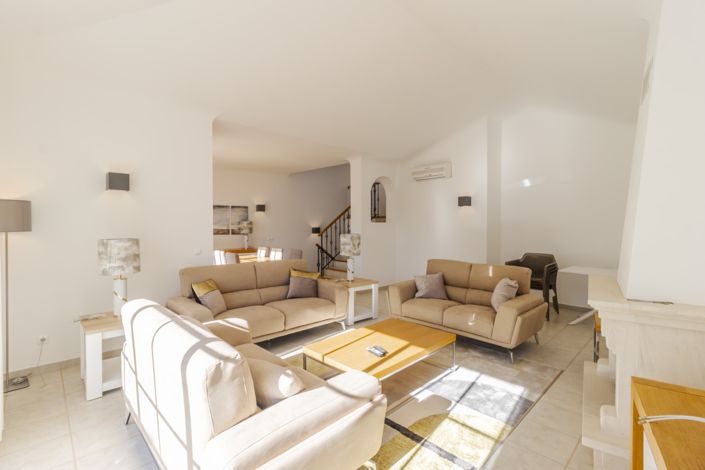 Image No.6-2 Bed Townhouse for sale