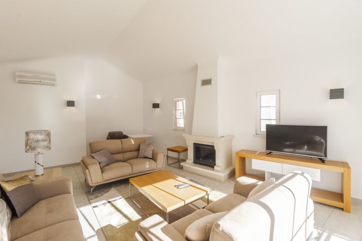 Image No.7-2 Bed Townhouse for sale