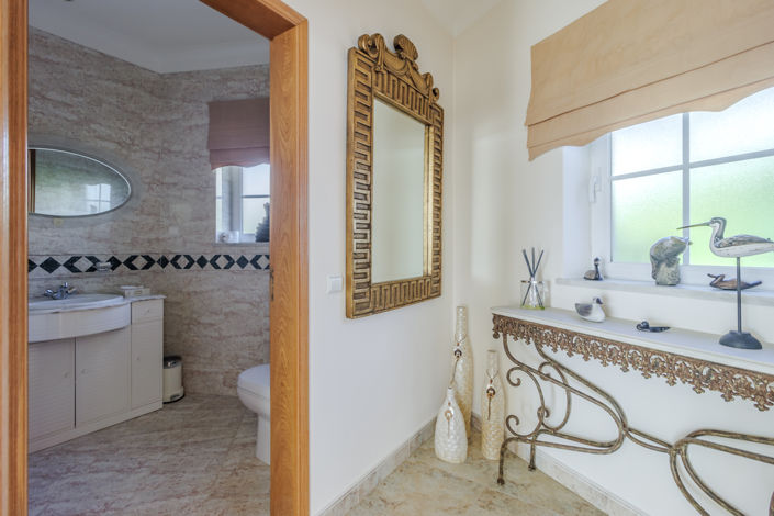 Image No.10-4 Bed Villa for sale