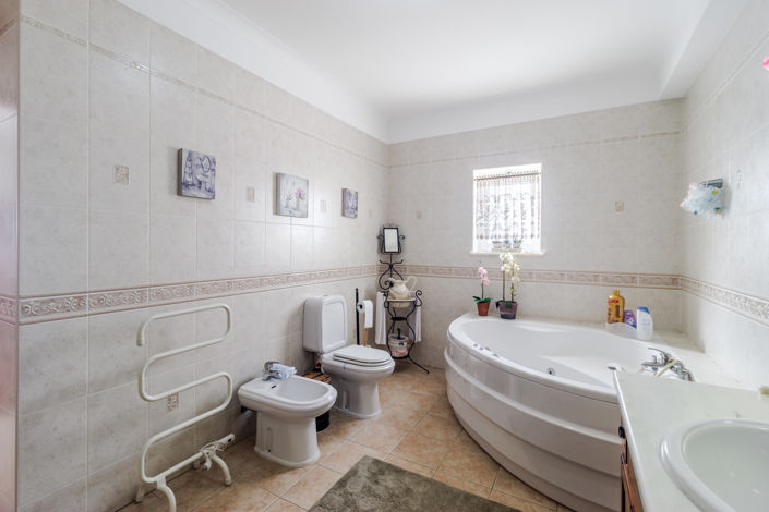 Image No.28-5 Bed Villa for sale