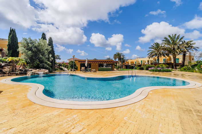 Image No.20-2 Bed Townhouse for sale