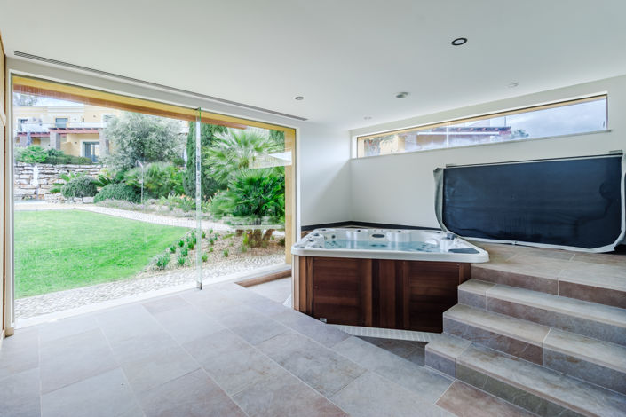 Image No.23-2 Bed Townhouse for sale