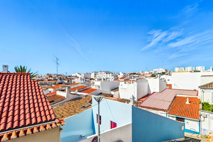 Image No.12-3 Bed Townhouse for sale