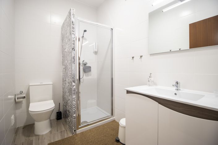 Image No.14-8 Bed Property for sale