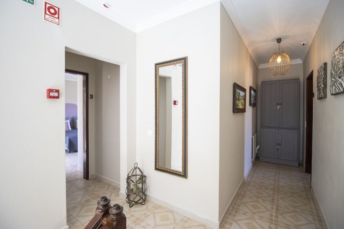 Image No.37-8 Bed Property for sale