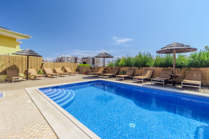 Image No.2-7 Bed Commercial for sale