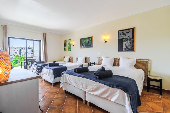 Image No.26-7 Bed Commercial for sale