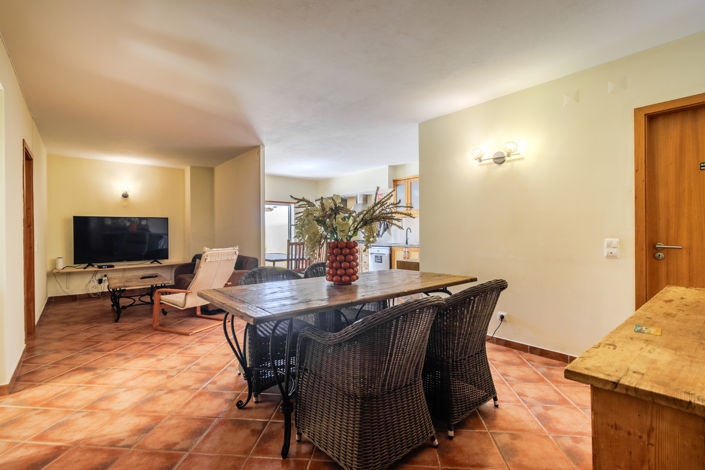 Image No.35-7 Bed Commercial for sale