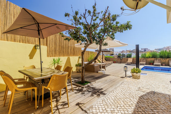 Image No.47-7 Bed Commercial for sale