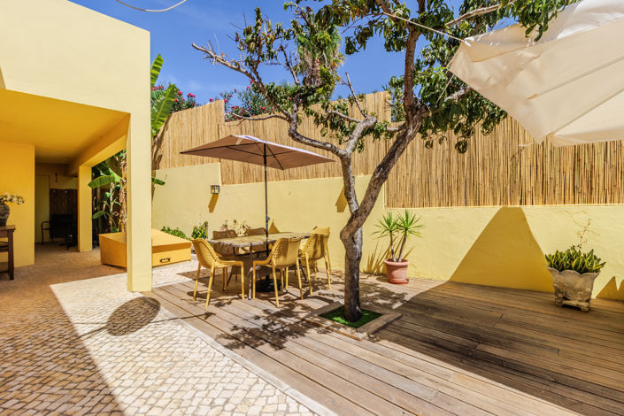 Image No.48-7 Bed Commercial for sale