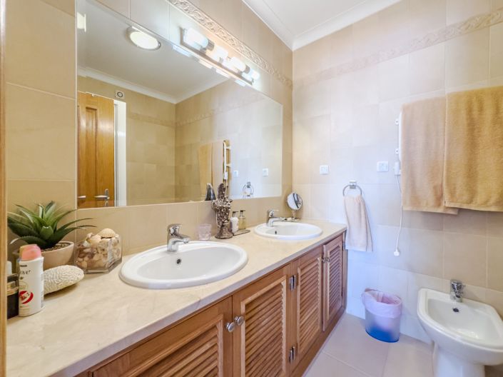 Image No.20-3 Bed Villa for sale