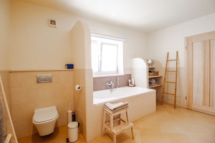 Image No.27-5 Bed Villa for sale