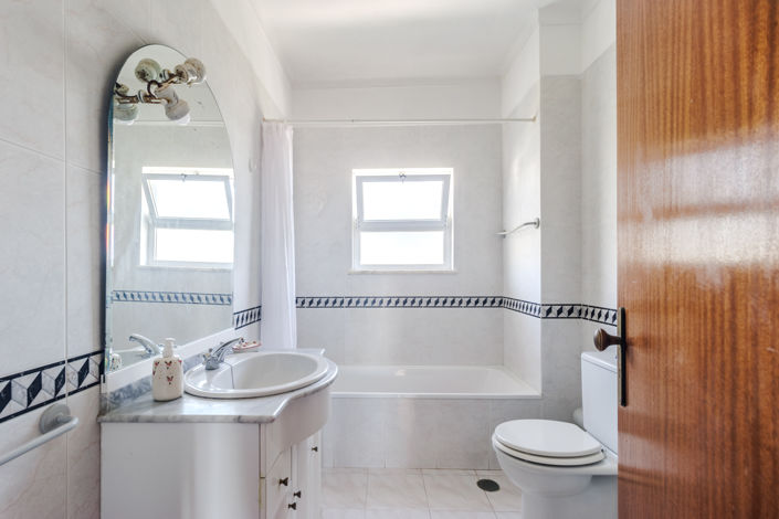 Image No.19-2 Bed Apartment for sale