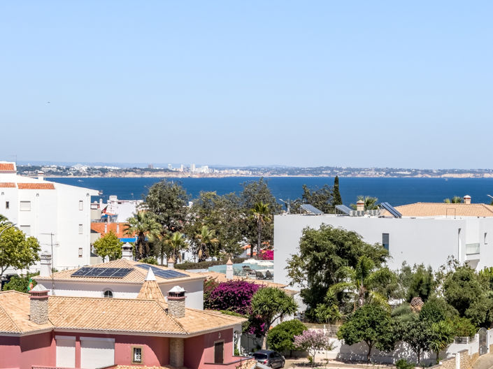 Image No.21-3 Bed Apartment for sale