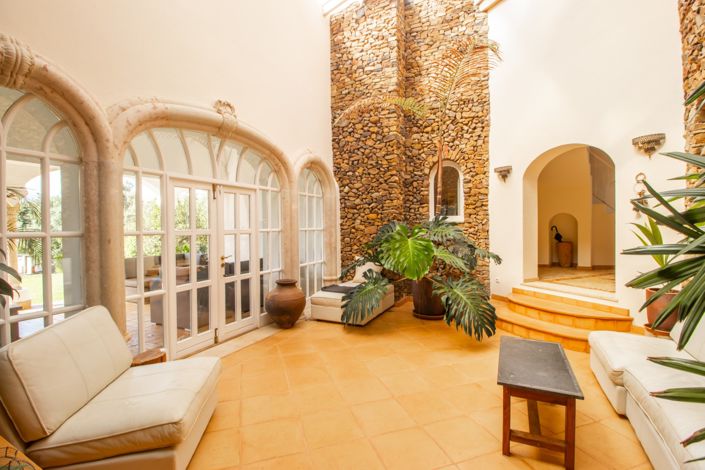 Image No.6-8 Bed Villa for sale