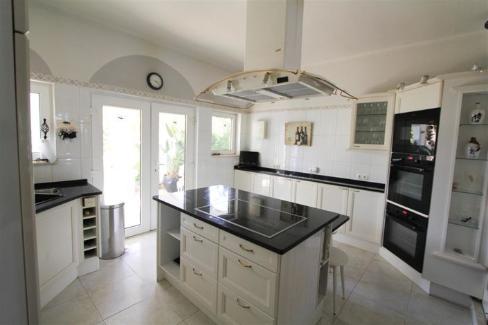 Image No.10-5 Bed Villa for sale