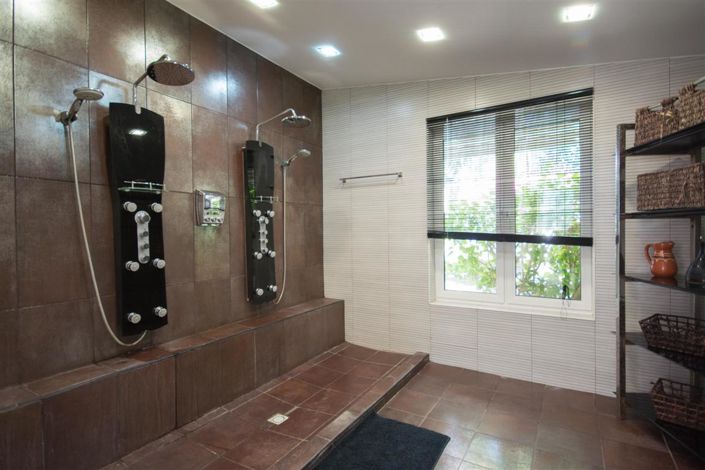 Image No.14-5 Bed Villa for sale