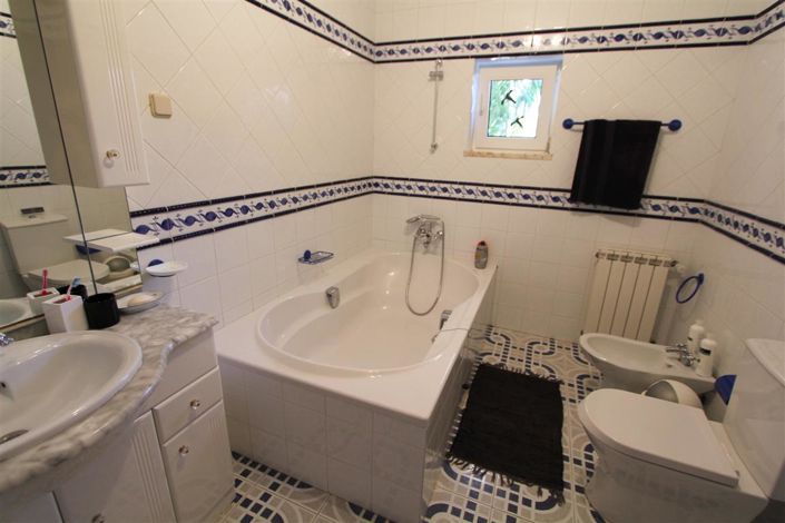 Image No.16-5 Bed Villa for sale