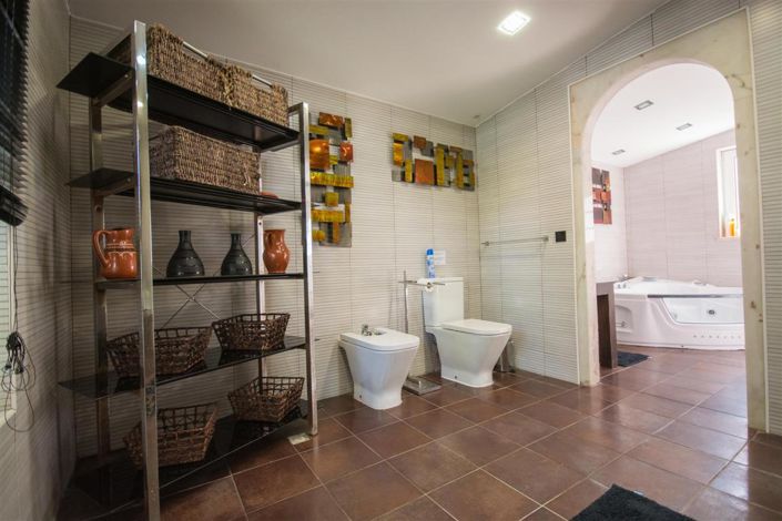 Image No.18-5 Bed Villa for sale