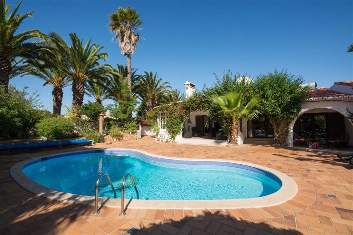 Image No.2-5 Bed Villa for sale