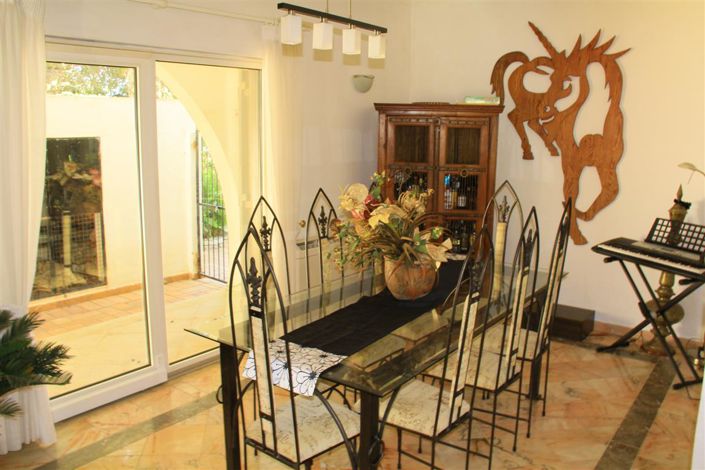 Image No.8-5 Bed Villa for sale