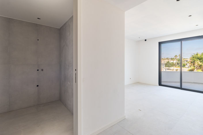 Image No.12-2 Bed Apartment for sale