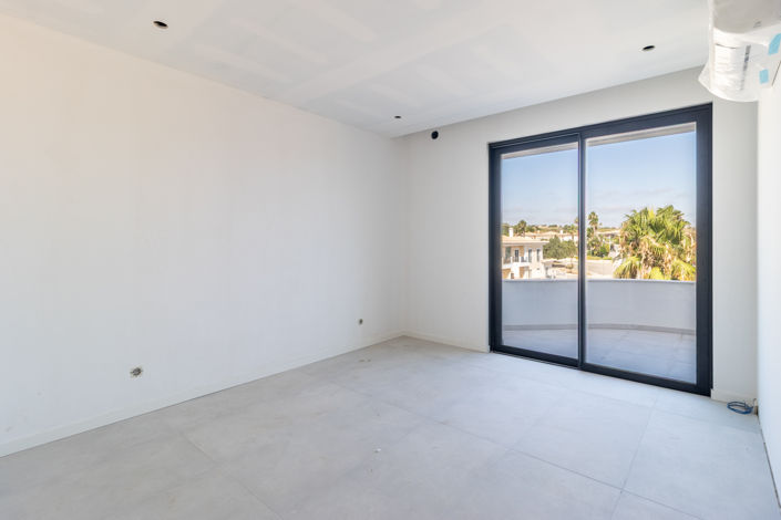 Image No.14-2 Bed Apartment for sale