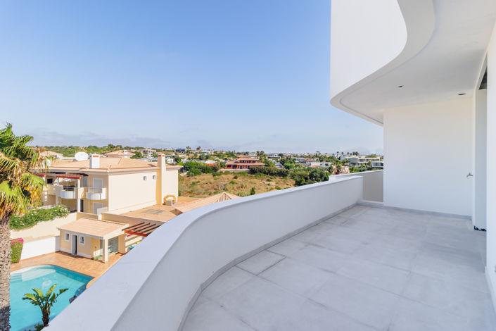 Image No.17-2 Bed Apartment for sale