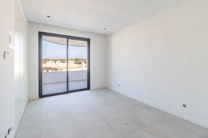 Image No.20-2 Bed Apartment for sale