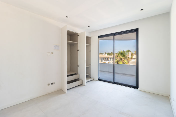 Image No.24-2 Bed Apartment for sale