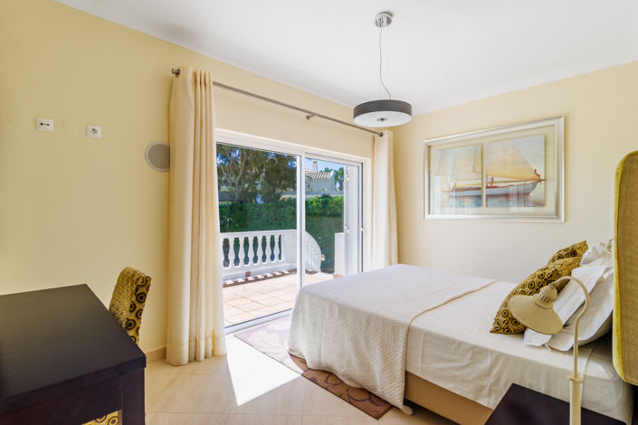 Image No.42-5 Bed Villa for sale