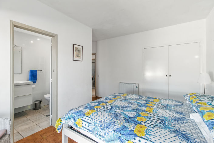 Image No.24-3 Bed Townhouse for sale