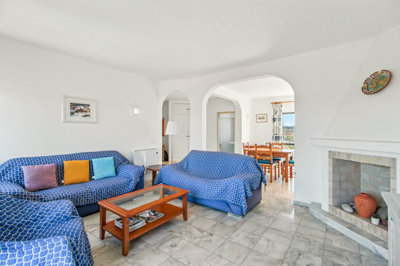 4 LIVING ROOM.jpg