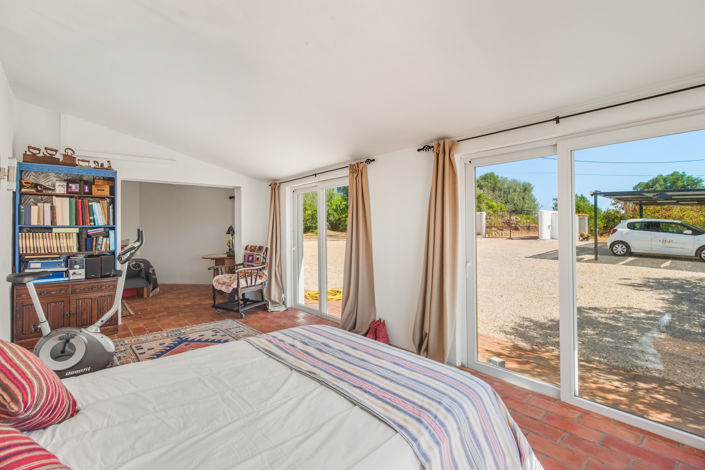 Image No.48-5 Bed Villa for sale