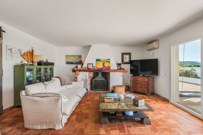 Image No.10-5 Bed Villa for sale