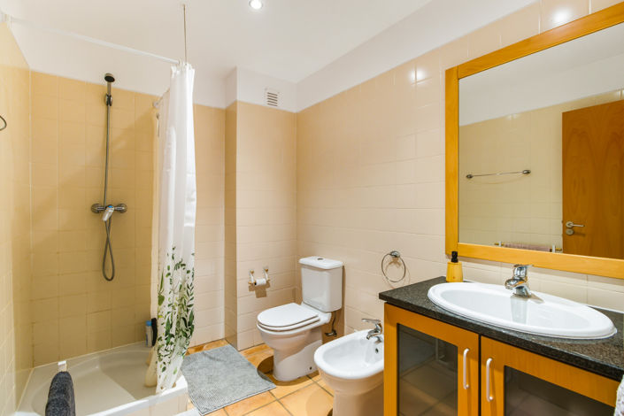 Image No.20-2 Bed Apartment for sale